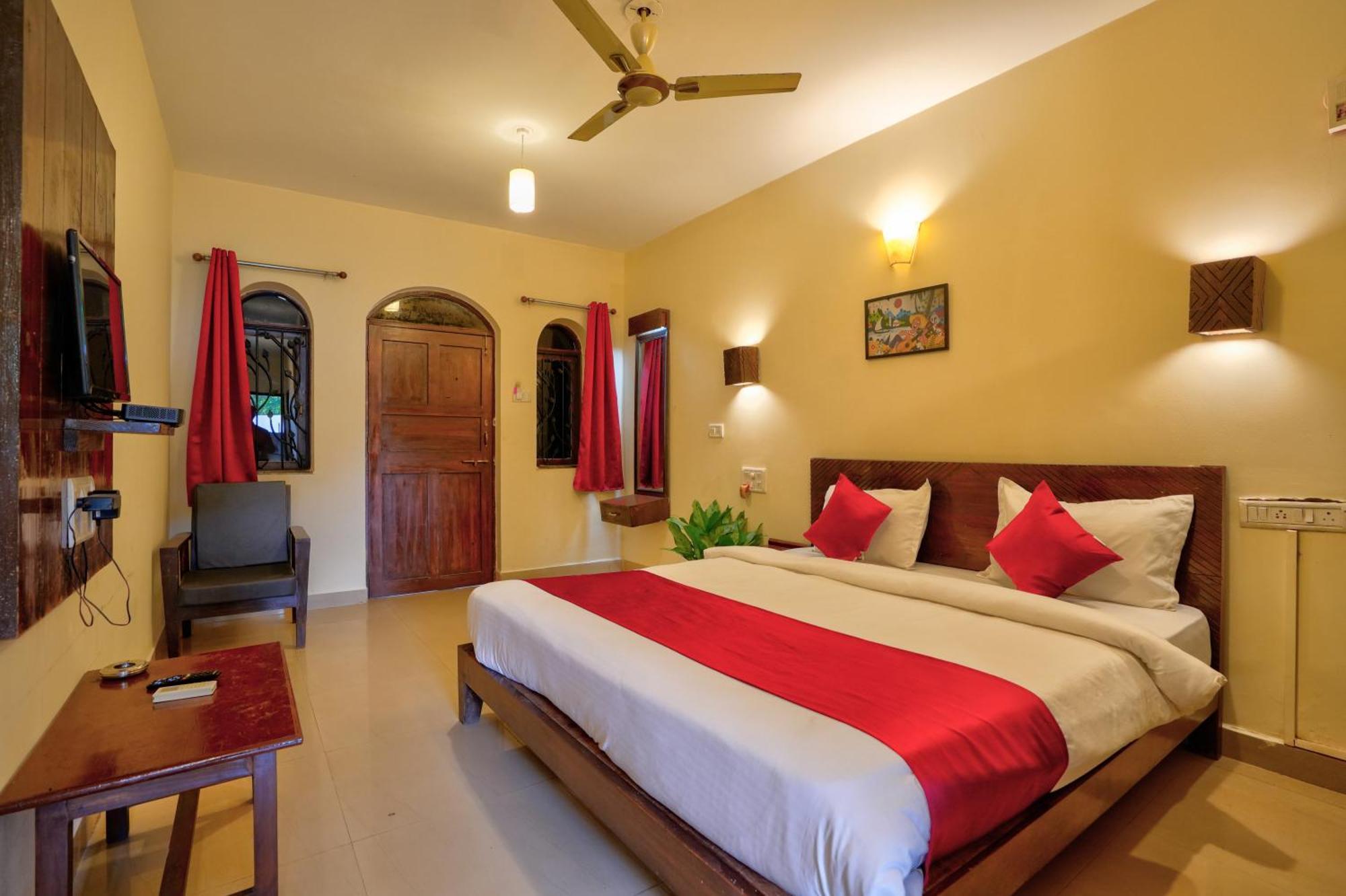 Hotel Salty Waves Baga Dış mekan fotoğraf