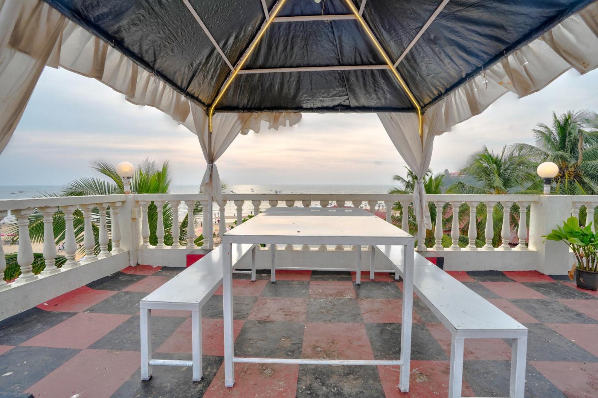 Hotel Salty Waves Baga Dış mekan fotoğraf