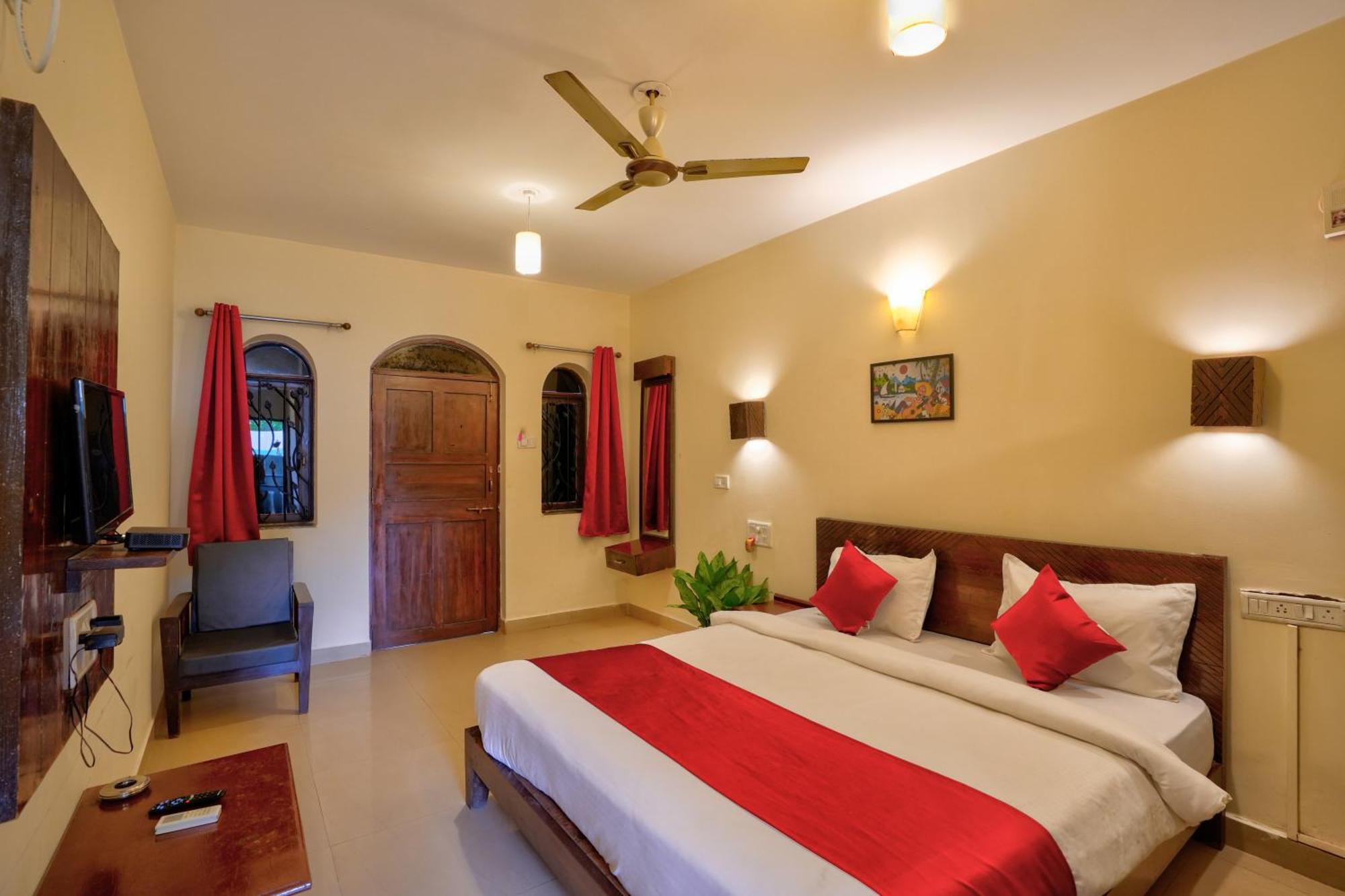 Hotel Salty Waves Baga Dış mekan fotoğraf