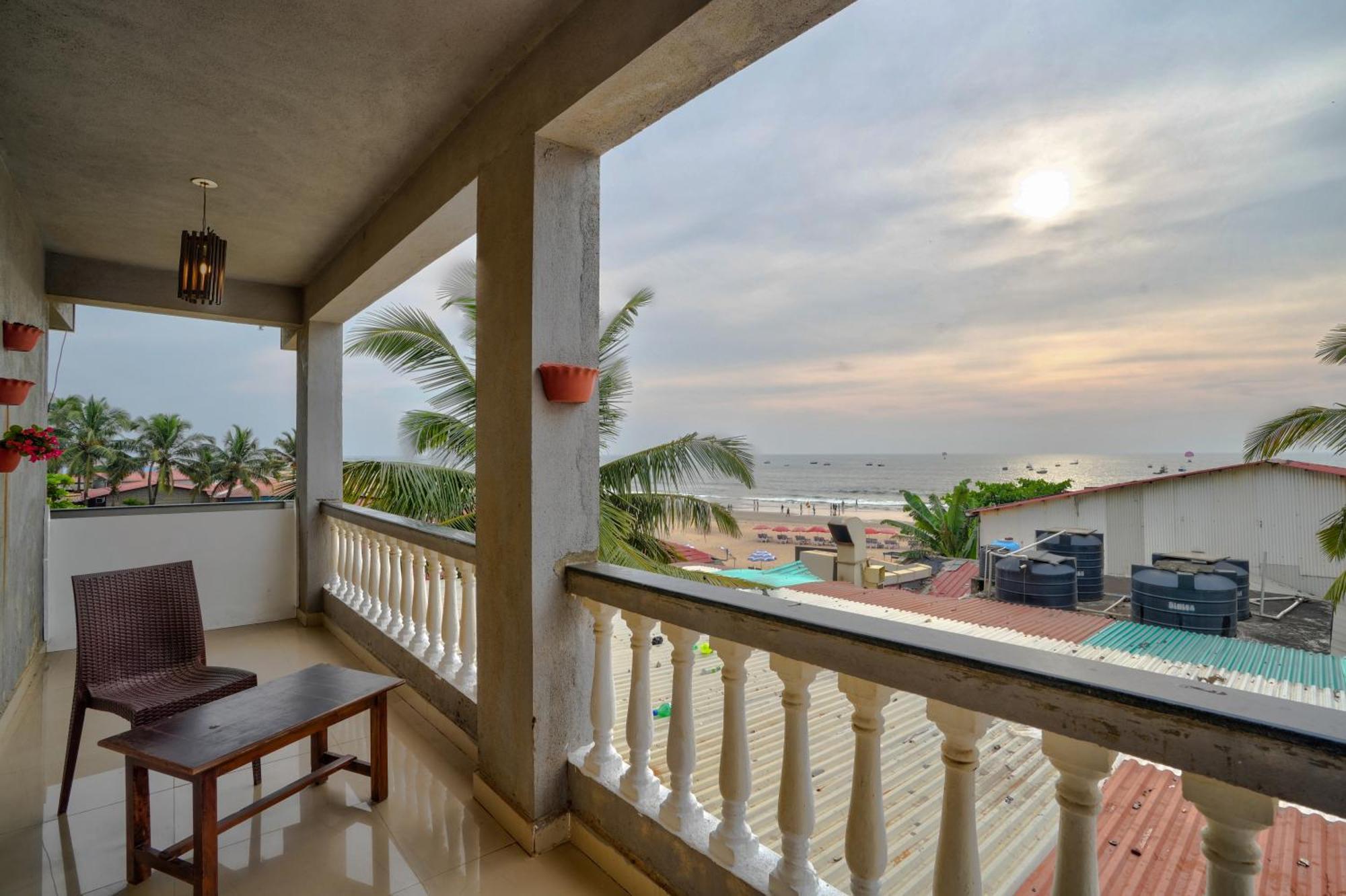Hotel Salty Waves Baga Dış mekan fotoğraf