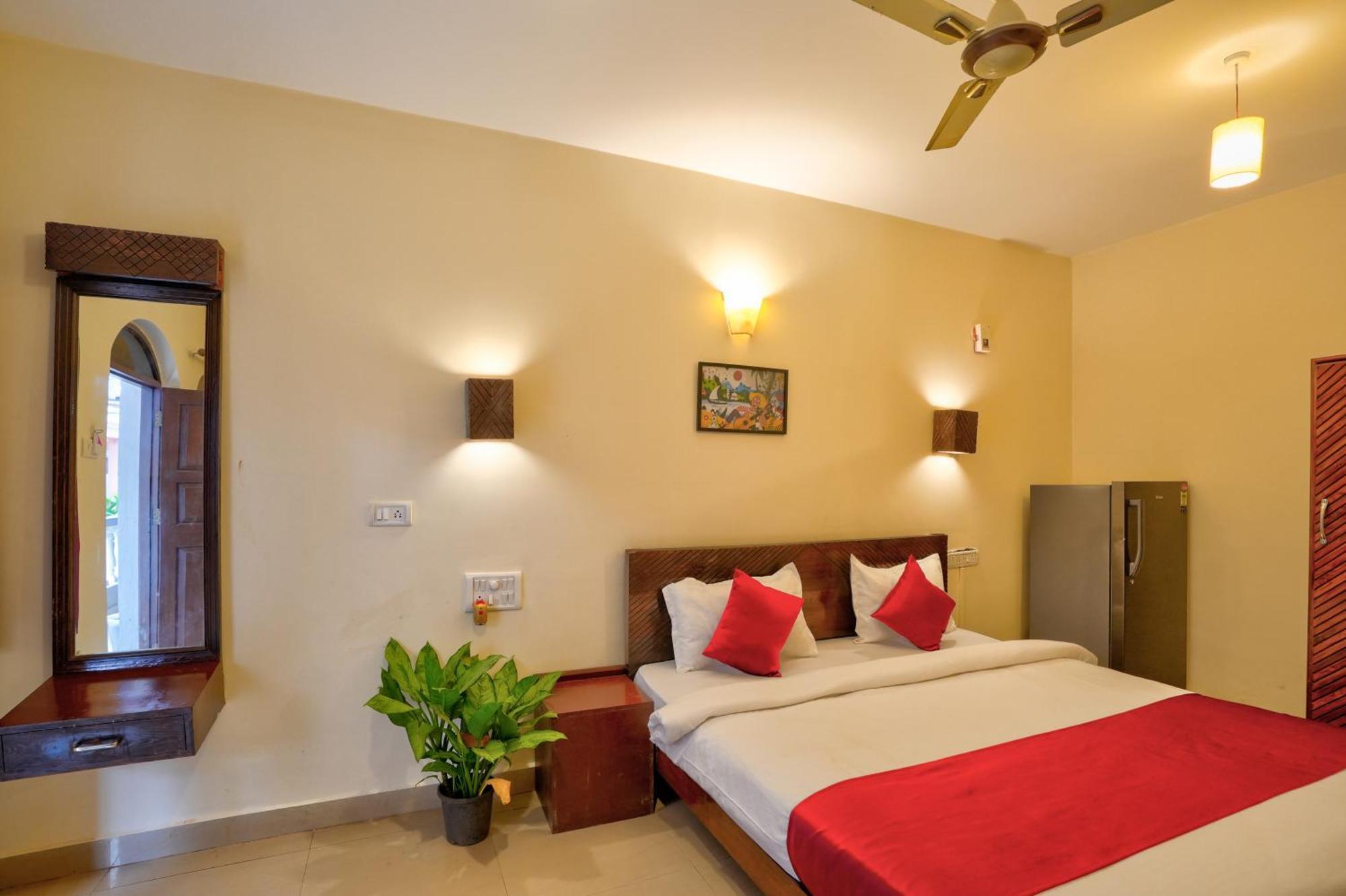 Hotel Salty Waves Baga Dış mekan fotoğraf