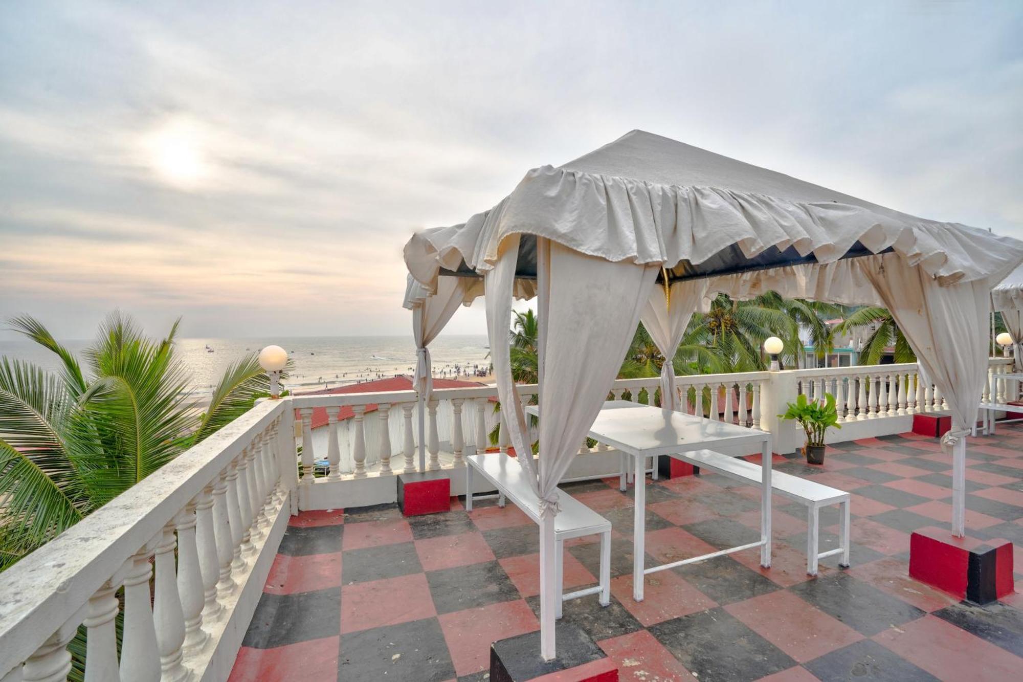 Hotel Salty Waves Baga Dış mekan fotoğraf