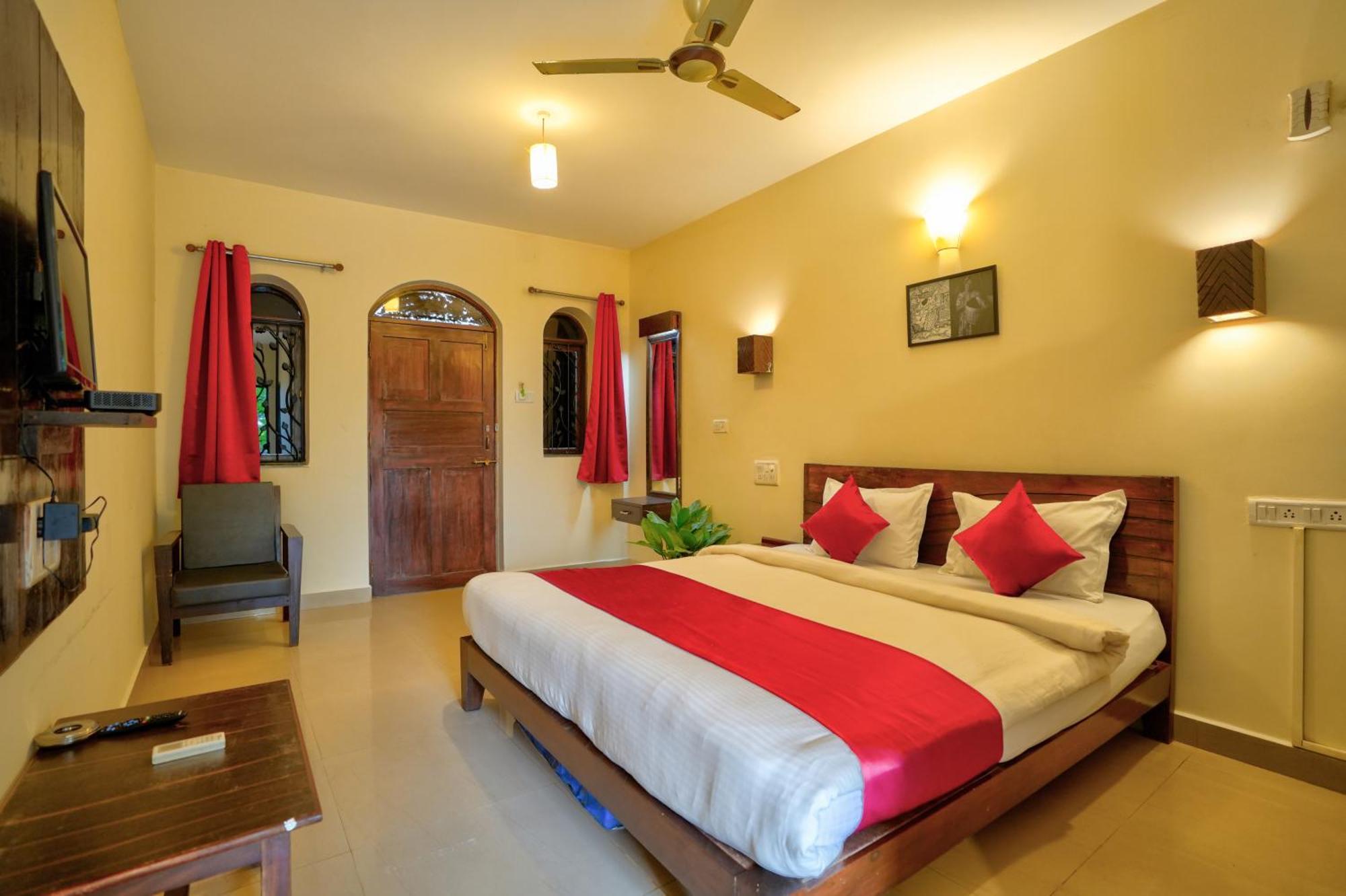 Hotel Salty Waves Baga Dış mekan fotoğraf