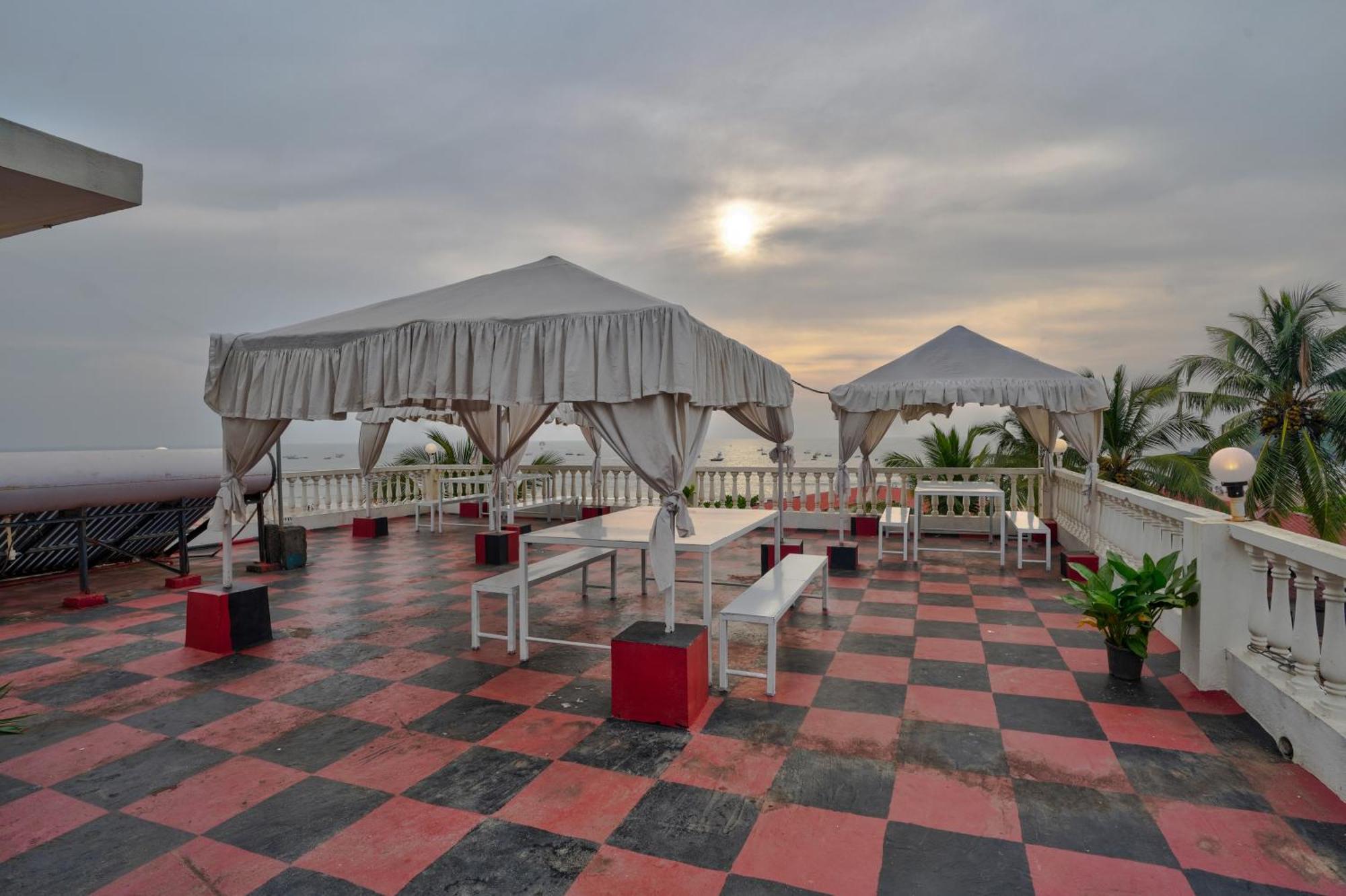 Hotel Salty Waves Baga Dış mekan fotoğraf