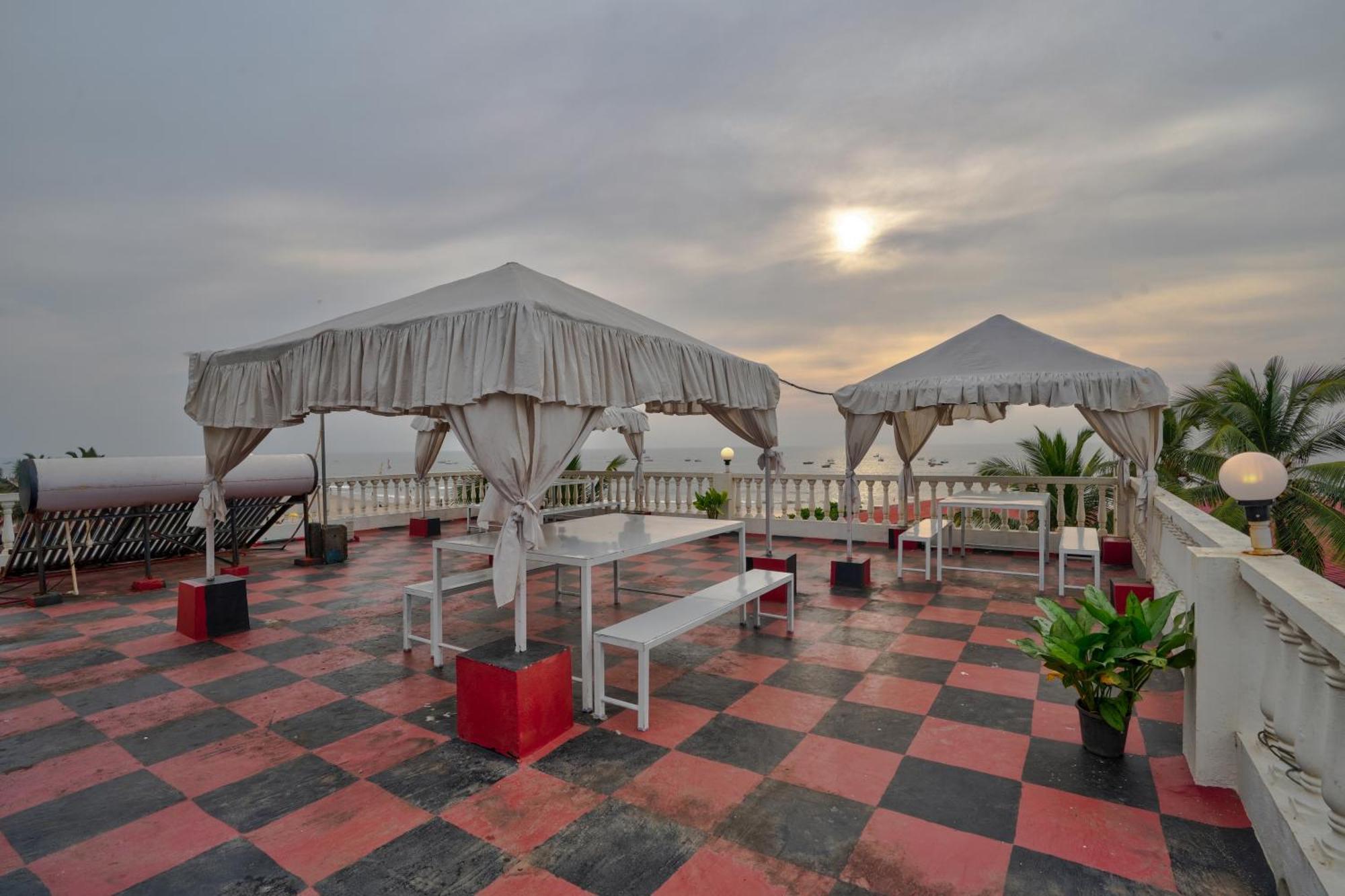 Hotel Salty Waves Baga Dış mekan fotoğraf